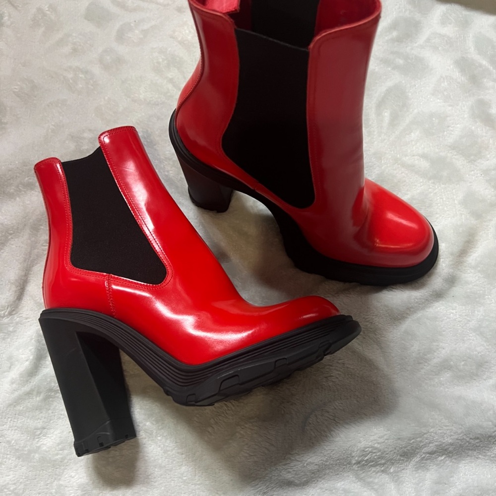 TRADE ALEXANDER MCQUEEN CHELSEA BOOTS -RED LEATHER -SIZE 37.5 / 7.5 US , NEW - Picture 6 of 11